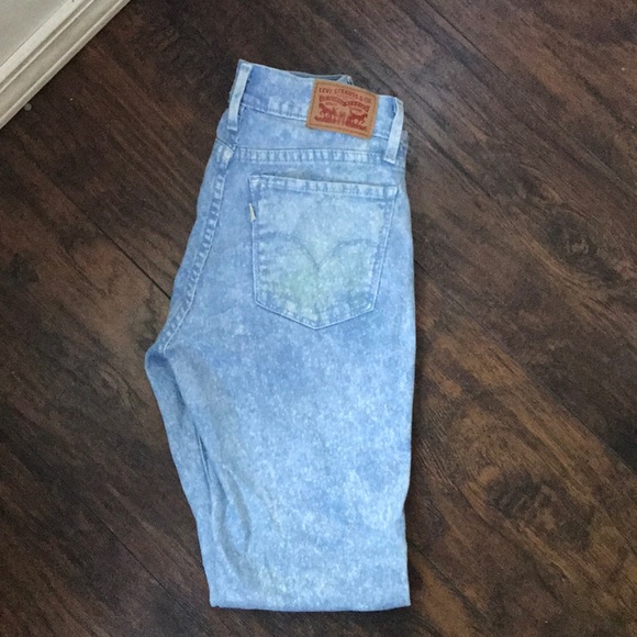 Levis Jeans - Picture 1 of 2